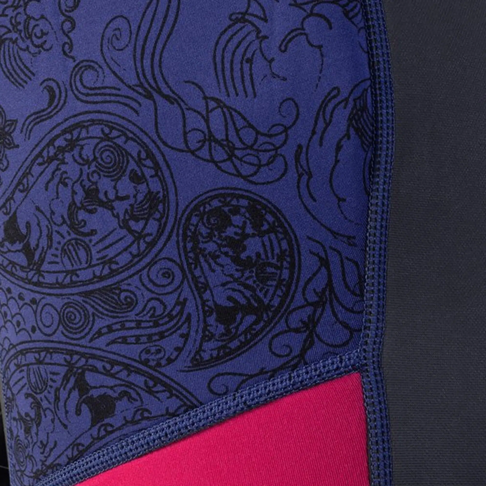 Gul Womens Response 32mm Flatlock Back Zip Wetsuit RE1319-C1 - Navy Paisley CLOSE UP