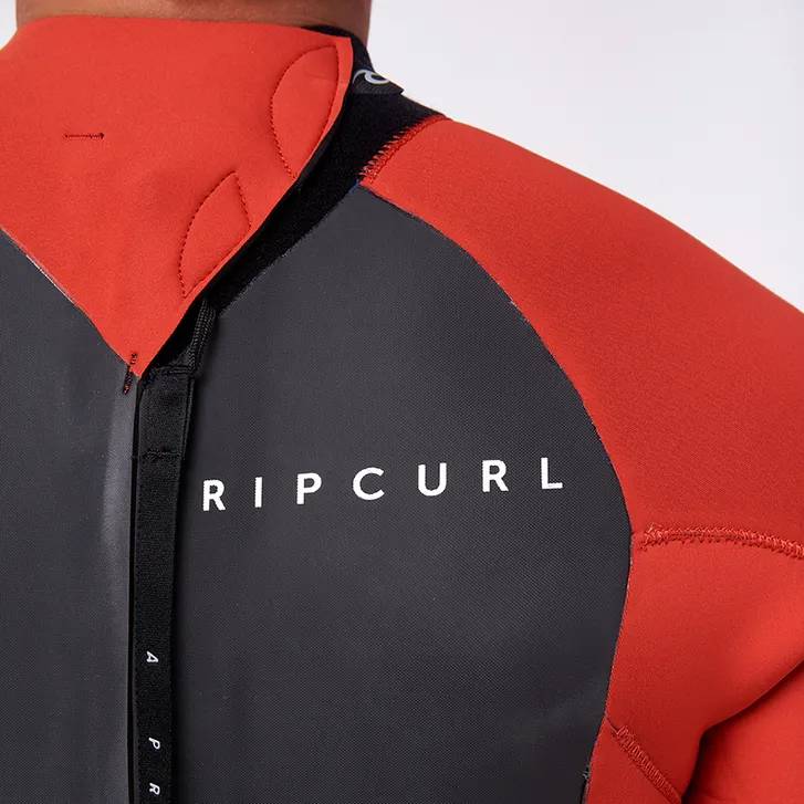 RIP CURL OMEGA 3/2 BACKZIP MENS RED CLOSE UP