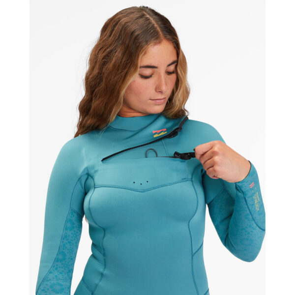 Billabong Synergy 4/3mm Womens Chest Zip Wetsuit Marine Chest Detail